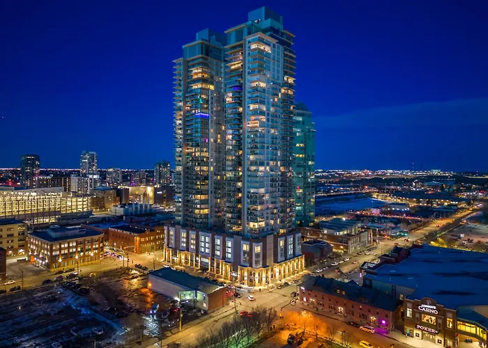 Luxury Corner Unit Dt W Panoramic Skyline City & Tower Views! Near Stampede, Bmo Centre! Free Banff Pass, Parking, Wine!