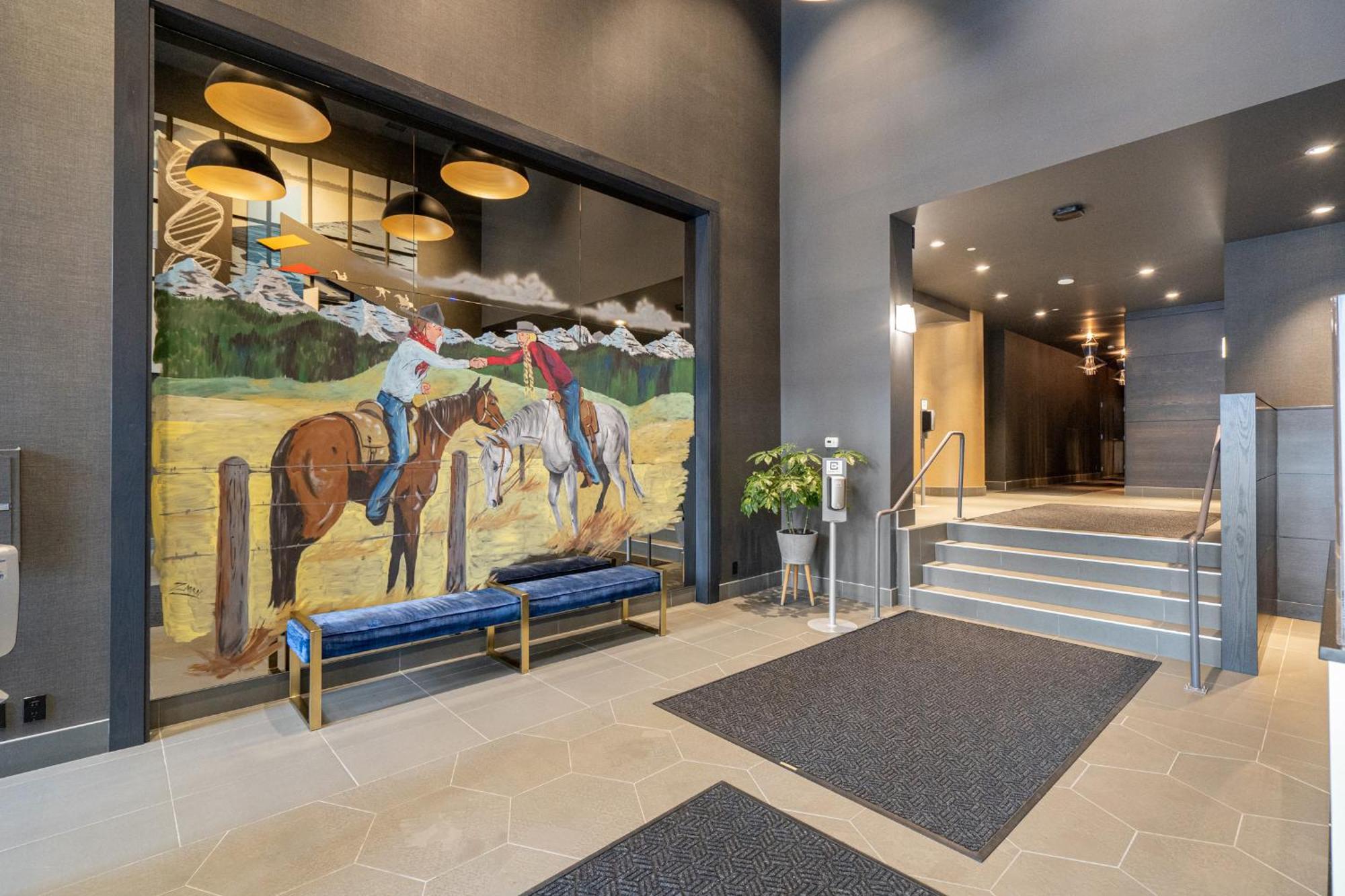 5-min Walk To Stampede!! Luxury Corner Unit Dt W Panoramic Skyline & Tower Views! Near Stampede, Bmo Centre! Free Banff Pass, Parking, Wine! Hébergement de vacances Calgary